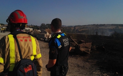 En l'extinció hi ha treballat personal del cos de Bombers de la Generalitat, Agents Rurals, Policia Municipal, Mossos d'Esquadra i ADF. 
